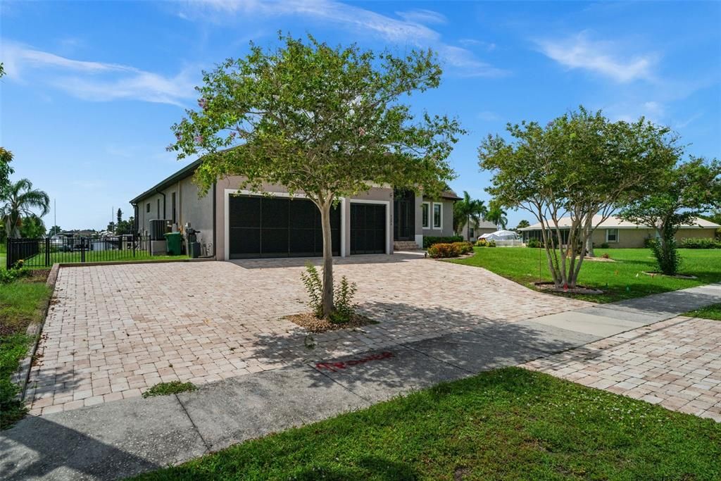 For Sale: $974,900 (3 beds, 2 baths, 2123 Square Feet)