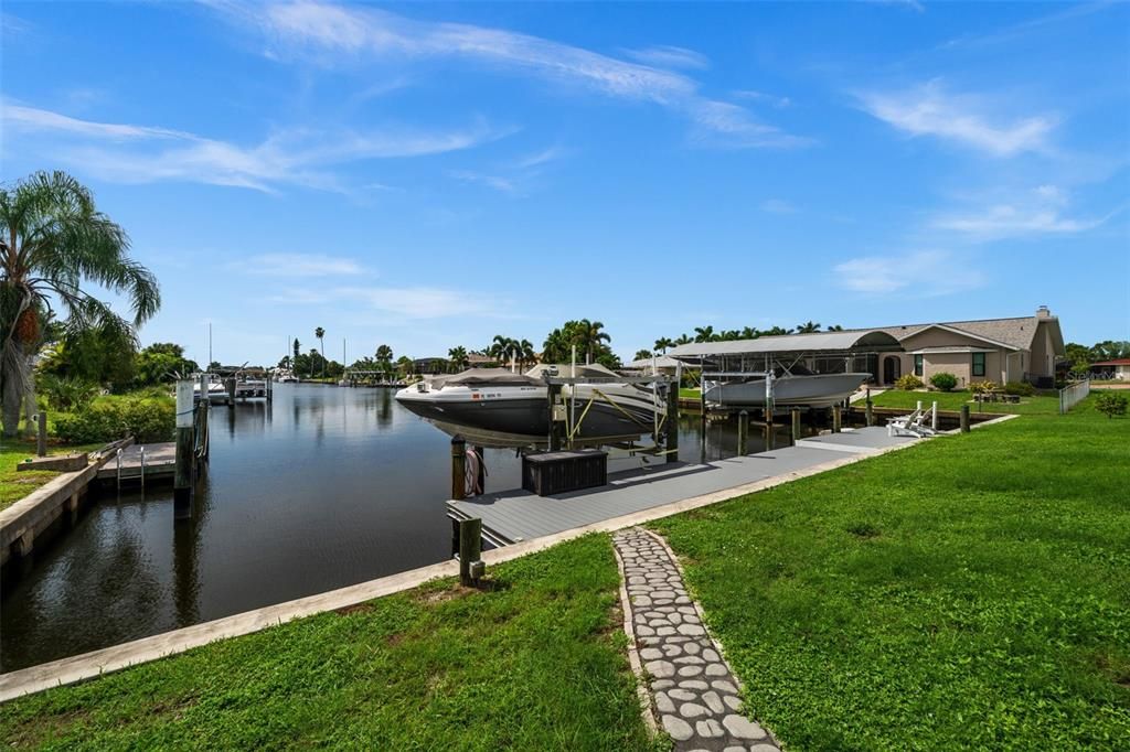 For Sale: $974,900 (3 beds, 2 baths, 2123 Square Feet)