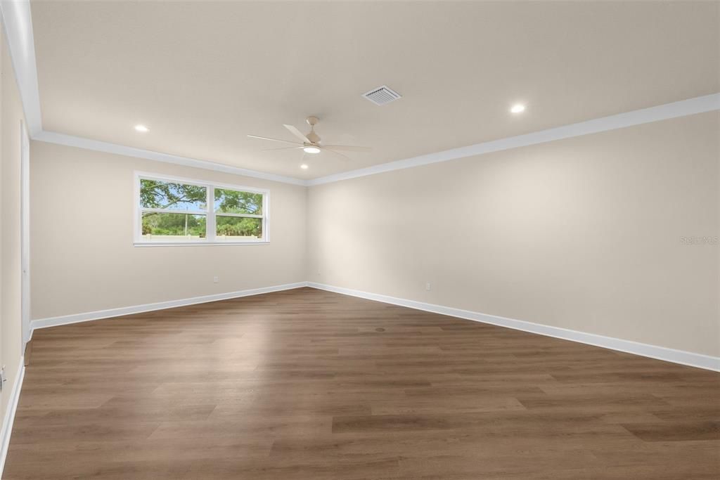 For Sale: $579,000 (3 beds, 2 baths, 1926 Square Feet)