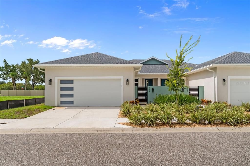 For Sale: $579,000 (3 beds, 2 baths, 1926 Square Feet)