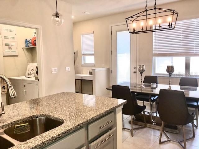 For Rent: $2,275 (2 beds, 2 baths, 1464 Square Feet)