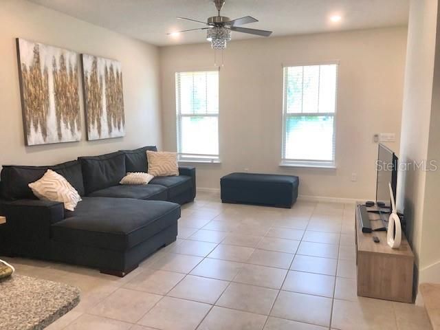 For Rent: $2,275 (2 beds, 2 baths, 1464 Square Feet)