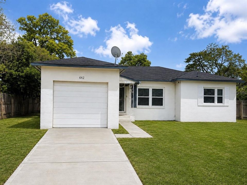 For Sale: $239,000 (2 beds, 1 baths, 908 Square Feet)