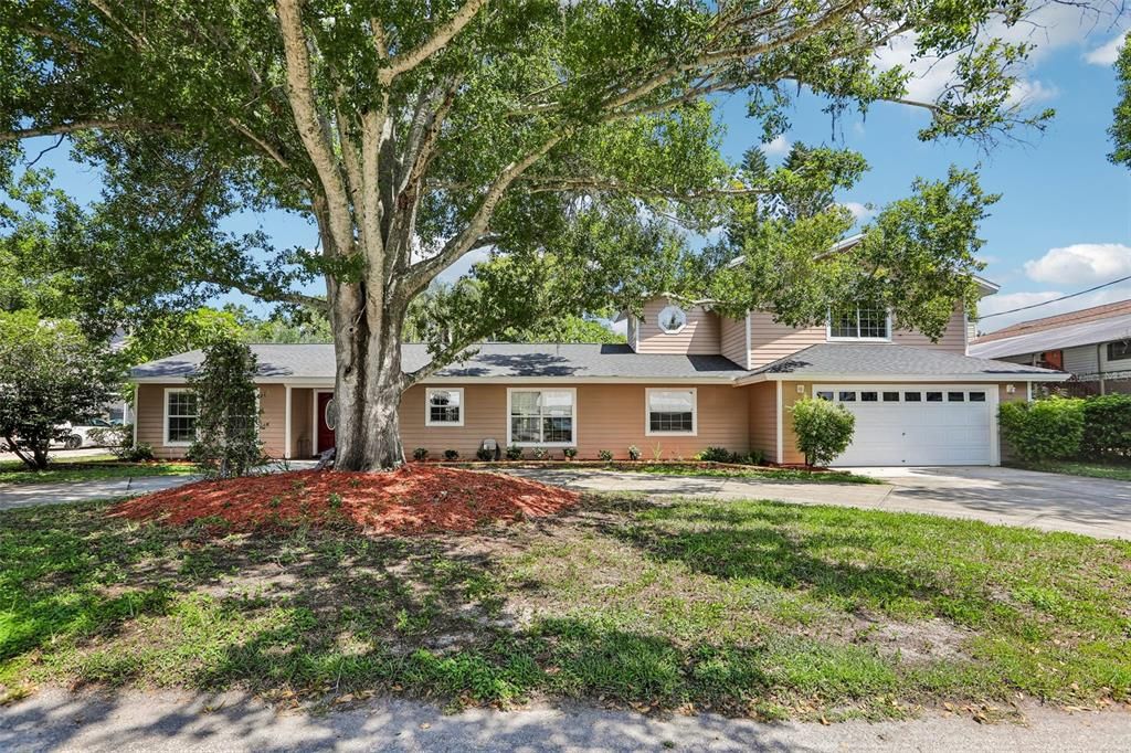 For Sale: $790,000 (4 beds, 4 baths, 3354 Square Feet)