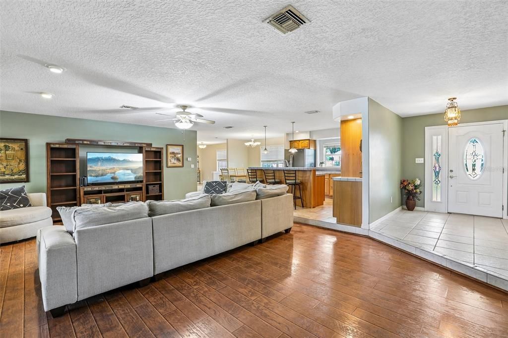 For Sale: $790,000 (4 beds, 4 baths, 3354 Square Feet)
