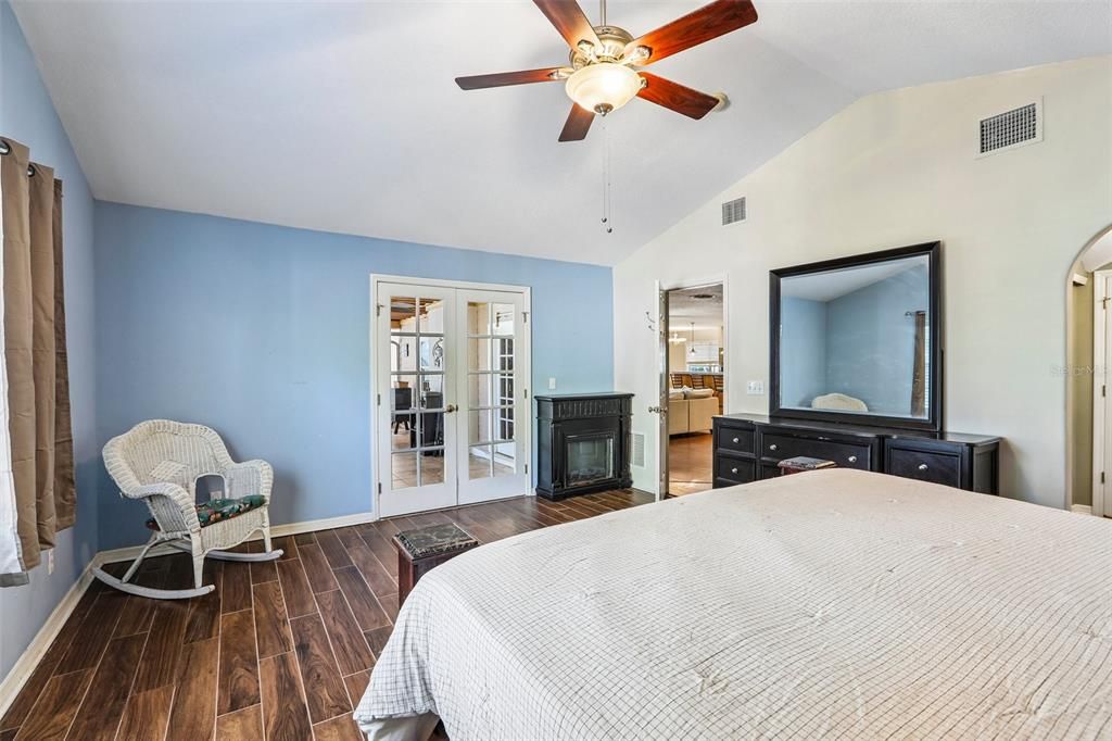 For Sale: $790,000 (4 beds, 4 baths, 3354 Square Feet)