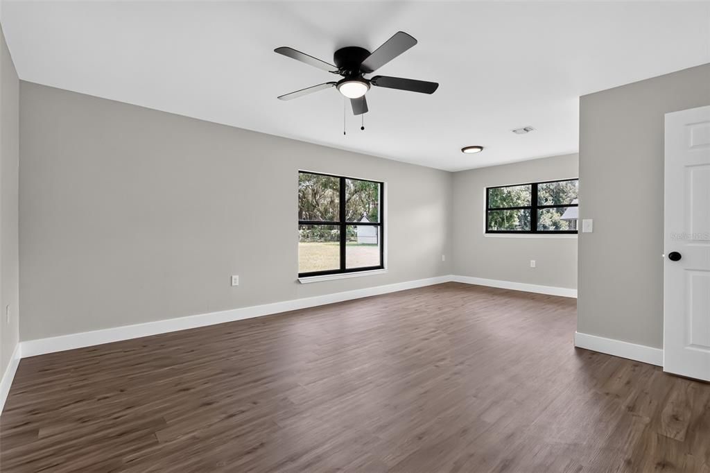 En Venta: $649,900 (5 camas, 3 baños, 2312 Pies cuadrados)