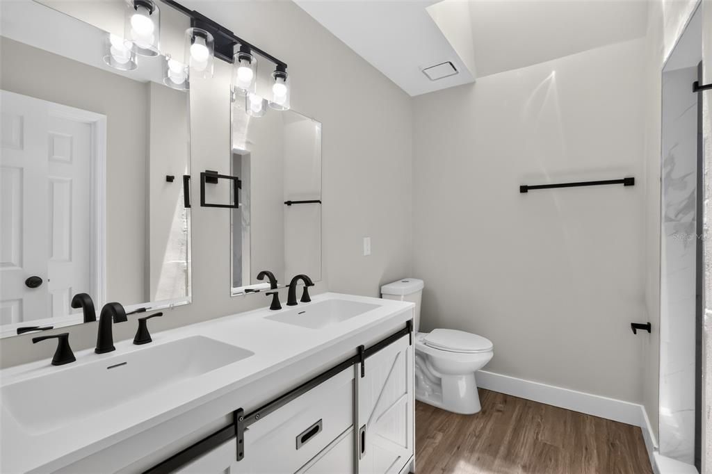 En Venta: $649,900 (5 camas, 3 baños, 2312 Pies cuadrados)
