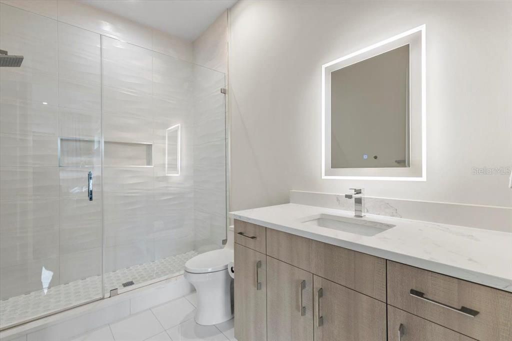For Rent: $28,000 (6 beds, 6 baths, 7250 Square Feet)