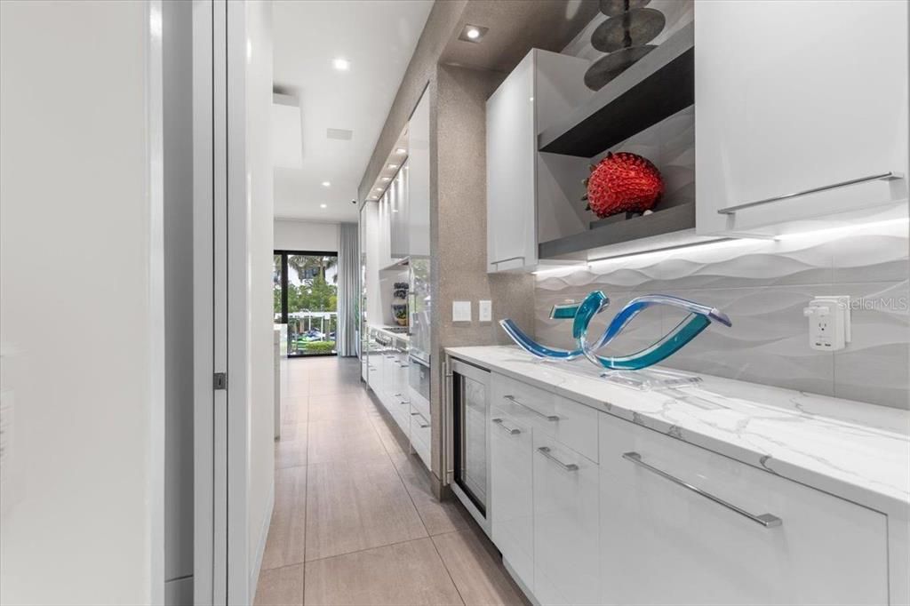 For Rent: $28,000 (6 beds, 6 baths, 7250 Square Feet)
