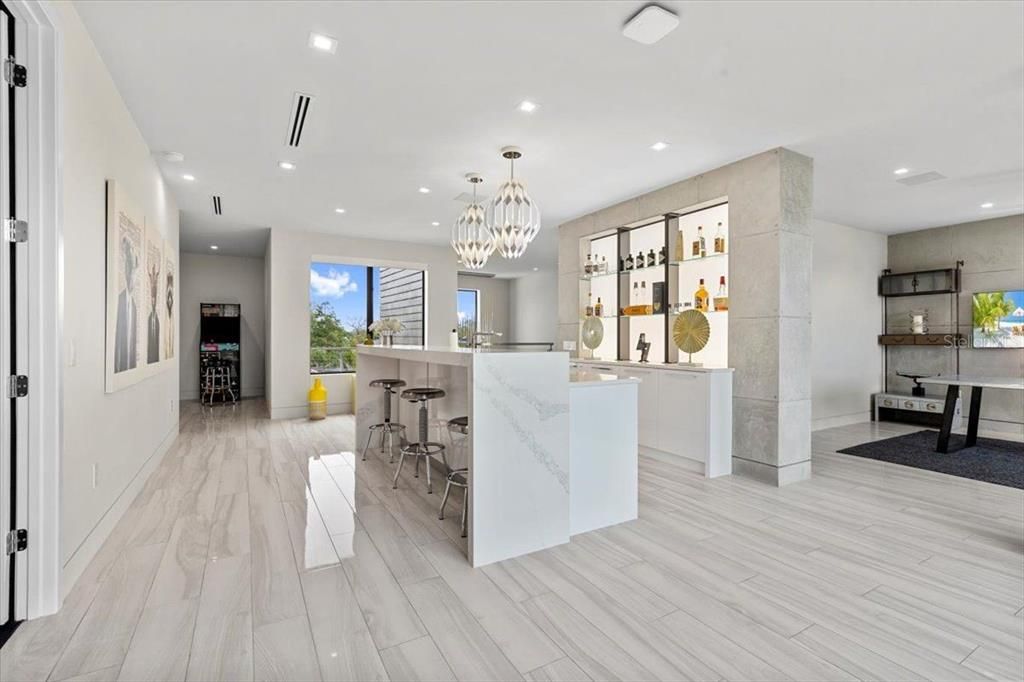For Rent: $28,000 (6 beds, 6 baths, 7250 Square Feet)