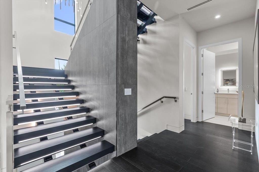 For Rent: $28,000 (6 beds, 6 baths, 7250 Square Feet)