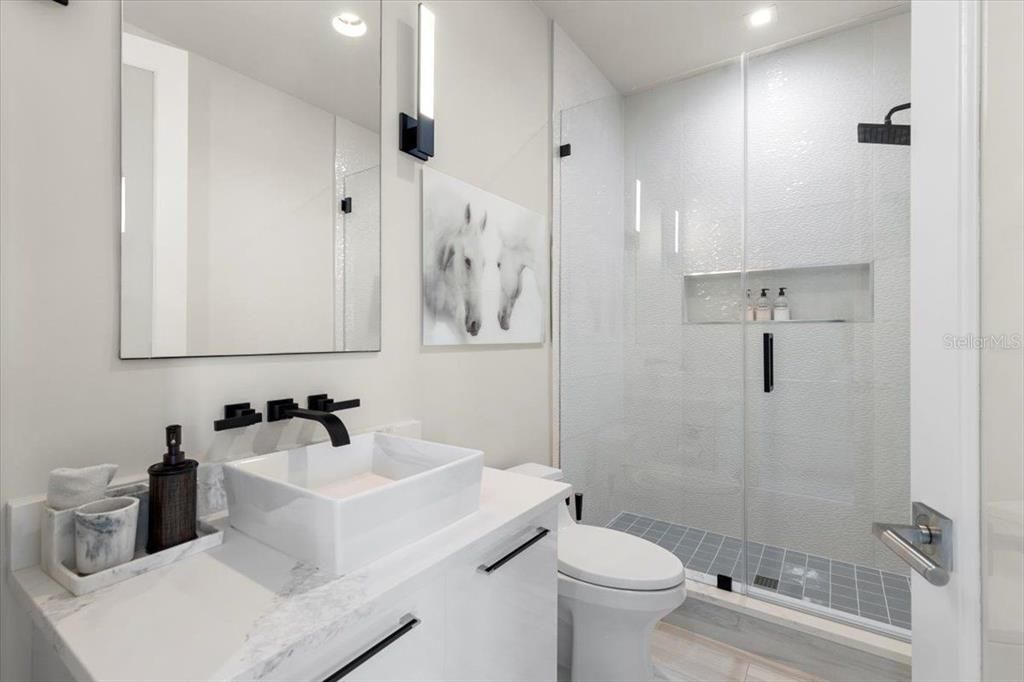 For Rent: $28,000 (6 beds, 6 baths, 7250 Square Feet)