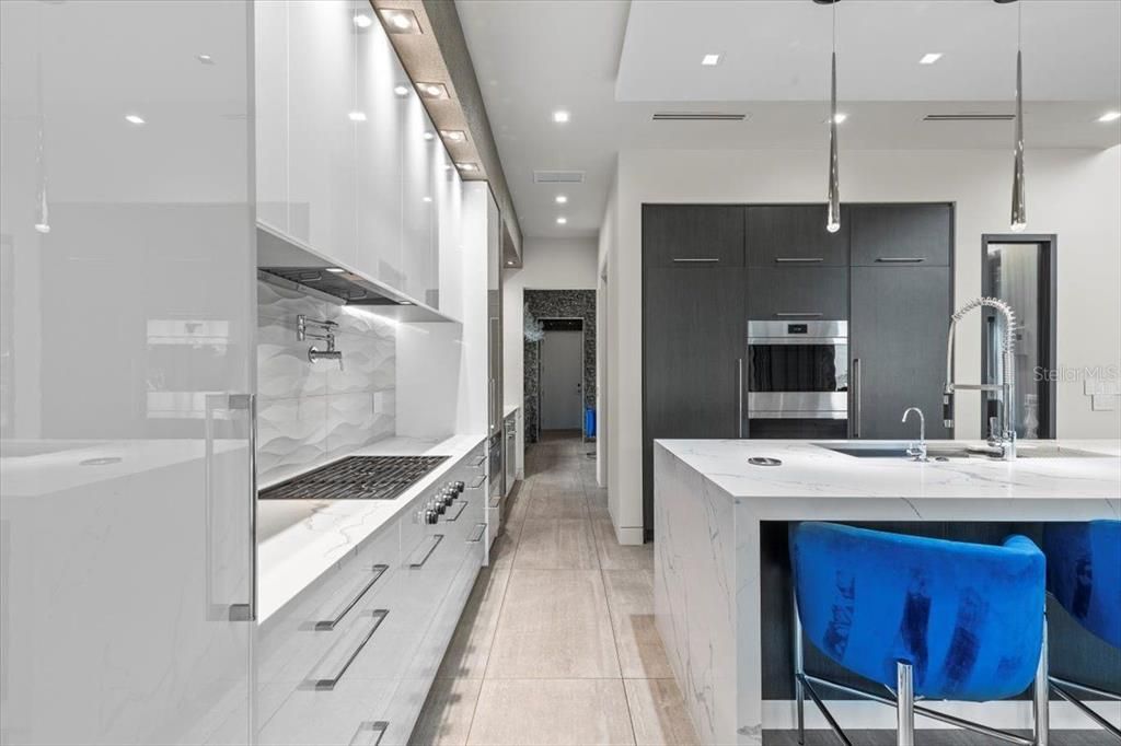 For Rent: $28,000 (6 beds, 6 baths, 7250 Square Feet)