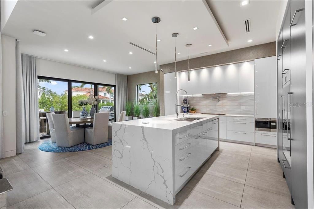 For Rent: $28,000 (6 beds, 6 baths, 7250 Square Feet)