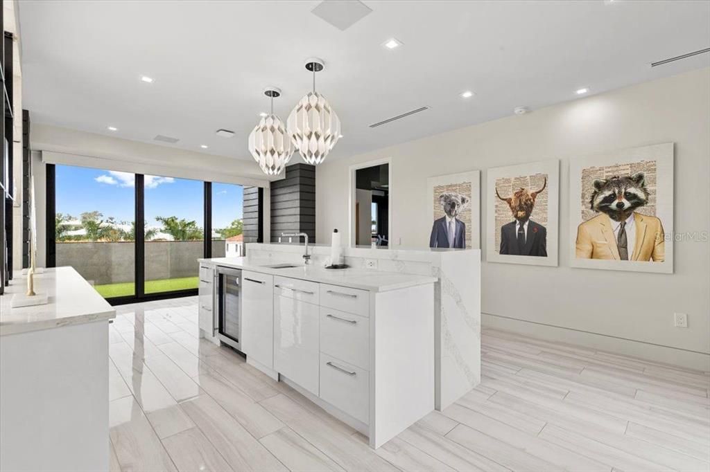 For Rent: $28,000 (6 beds, 6 baths, 7250 Square Feet)
