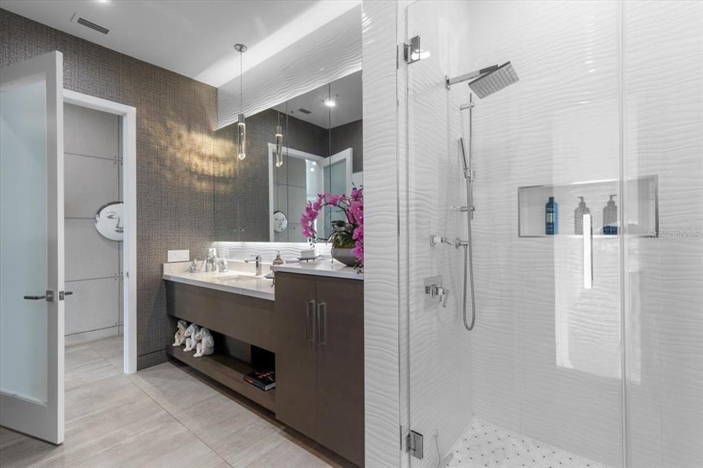 For Rent: $28,000 (6 beds, 6 baths, 7250 Square Feet)