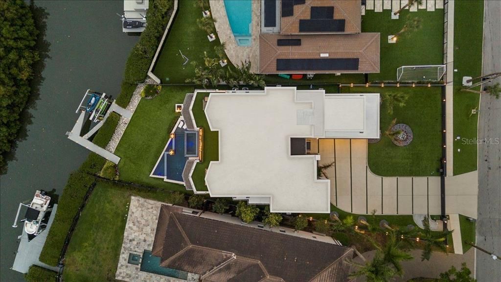For Rent: $28,000 (6 beds, 6 baths, 7250 Square Feet)