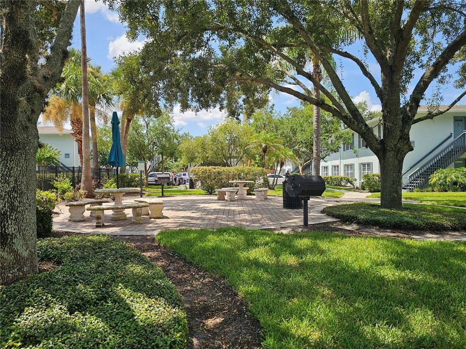 For Sale: $178,000 (2 beds, 2 baths, 870 Square Feet)
