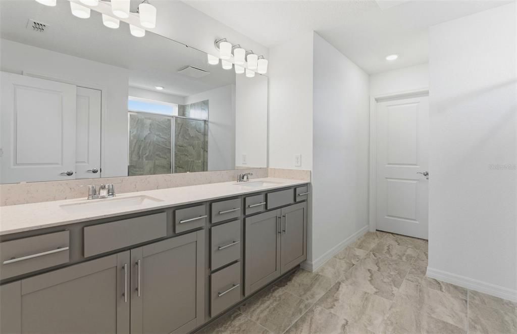 En Venta: $406,050 (5 camas, 3 baños, 2615 Pies cuadrados)