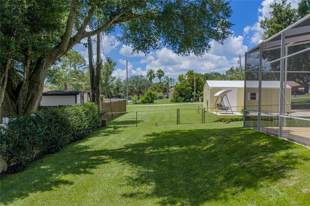For Sale: $420,000 (5 beds, 4 baths, 3676 Square Feet)