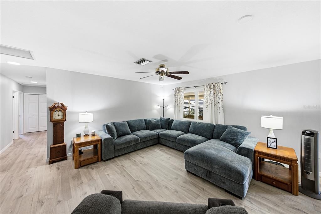 For Sale: $420,000 (5 beds, 4 baths, 3676 Square Feet)