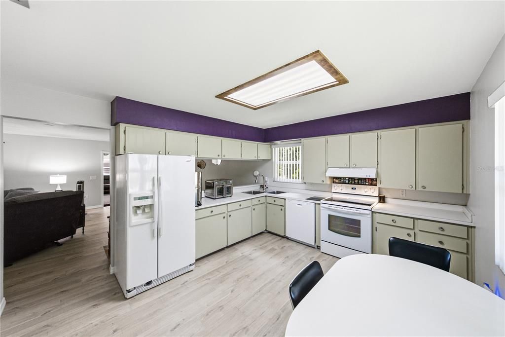 For Sale: $420,000 (5 beds, 4 baths, 3676 Square Feet)