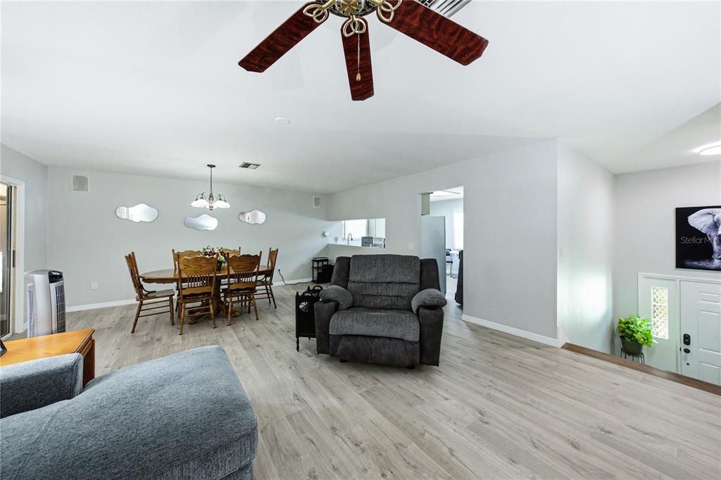 For Sale: $420,000 (5 beds, 4 baths, 3676 Square Feet)