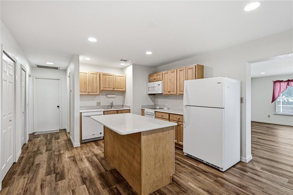 For Sale: $420,000 (5 beds, 4 baths, 3676 Square Feet)