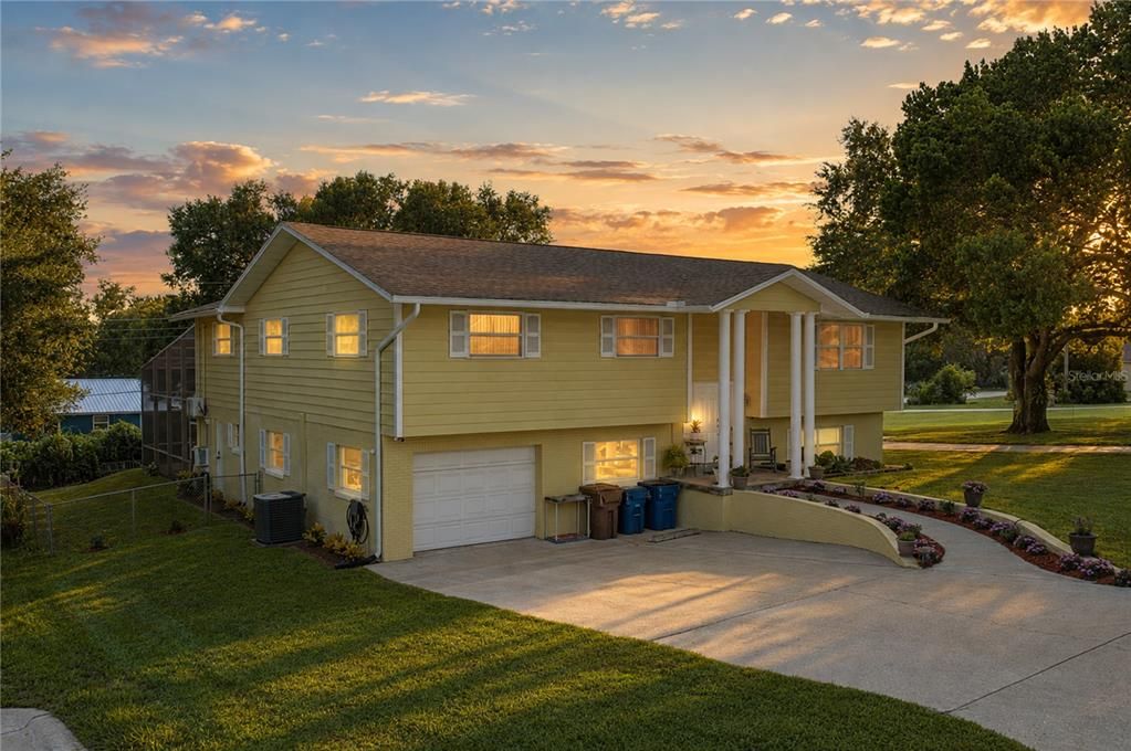 For Sale: $420,000 (5 beds, 4 baths, 3676 Square Feet)