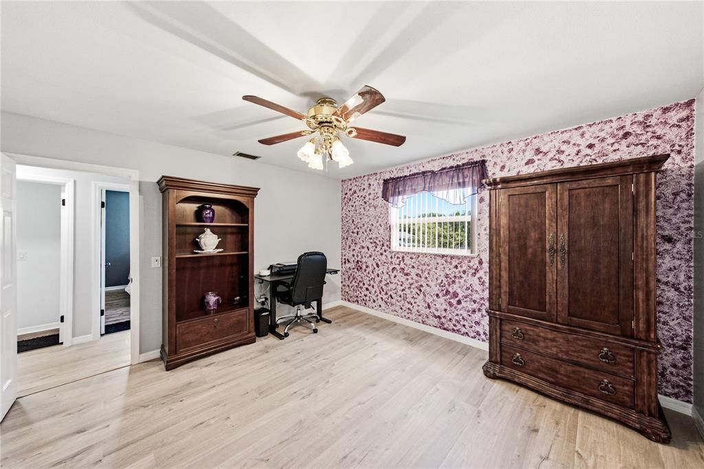 For Sale: $420,000 (5 beds, 4 baths, 3676 Square Feet)