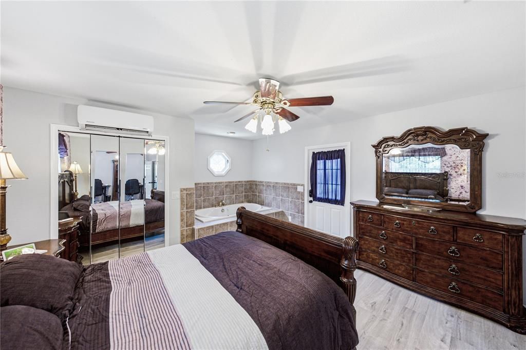 For Sale: $420,000 (5 beds, 4 baths, 3676 Square Feet)