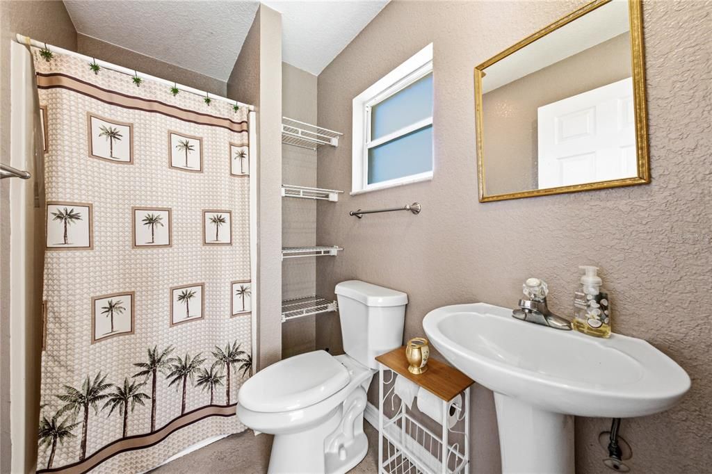 For Sale: $420,000 (5 beds, 4 baths, 3676 Square Feet)