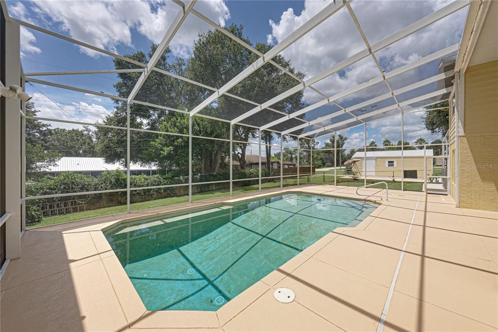 For Sale: $420,000 (5 beds, 4 baths, 3676 Square Feet)
