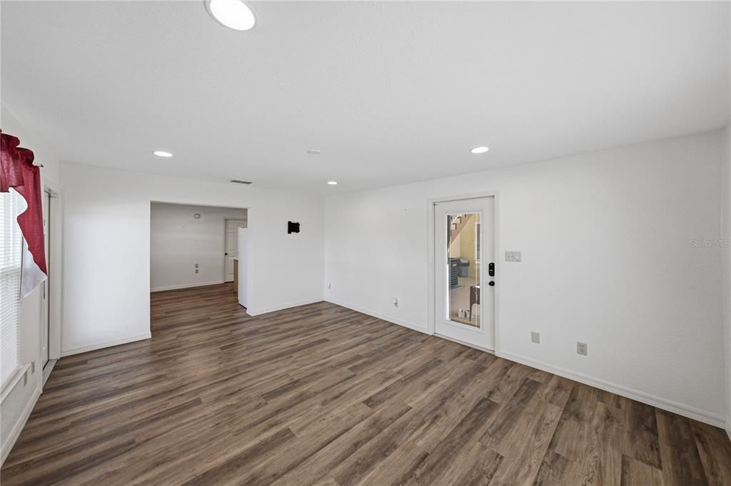 For Sale: $420,000 (5 beds, 4 baths, 3676 Square Feet)