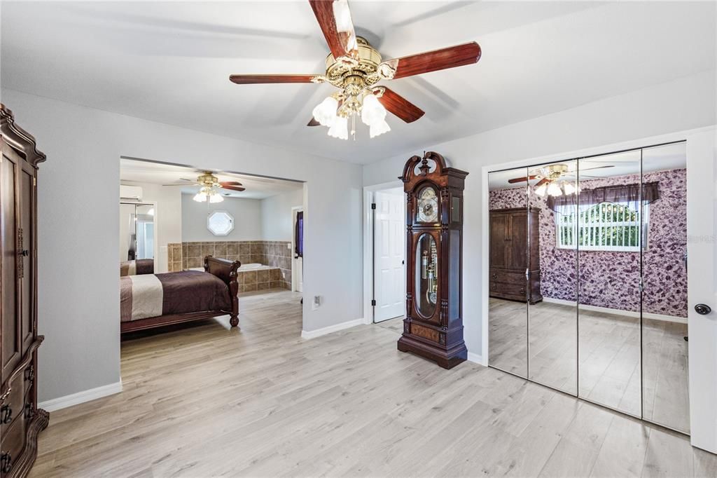 For Sale: $420,000 (5 beds, 4 baths, 3676 Square Feet)