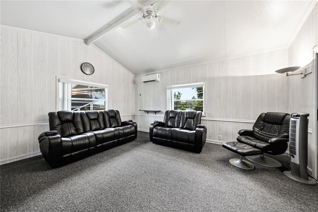 For Sale: $420,000 (5 beds, 4 baths, 3676 Square Feet)