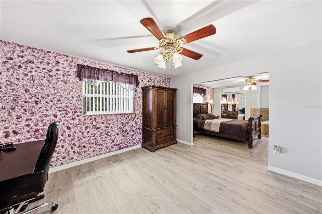 For Sale: $420,000 (5 beds, 4 baths, 3676 Square Feet)