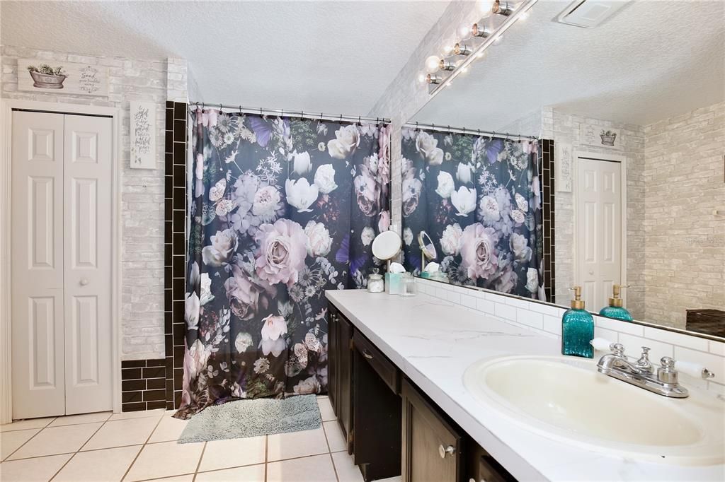 For Rent: $4,000 (4 beds, 2 baths, 1864 Square Feet)