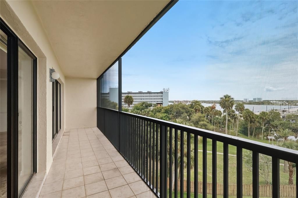 For Sale: $550,000 (3 beds, 2 baths, 2306 Square Feet)