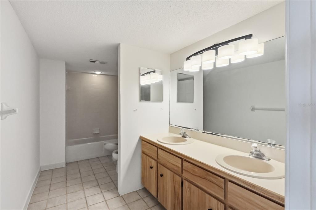 For Sale: $550,000 (3 beds, 2 baths, 2306 Square Feet)