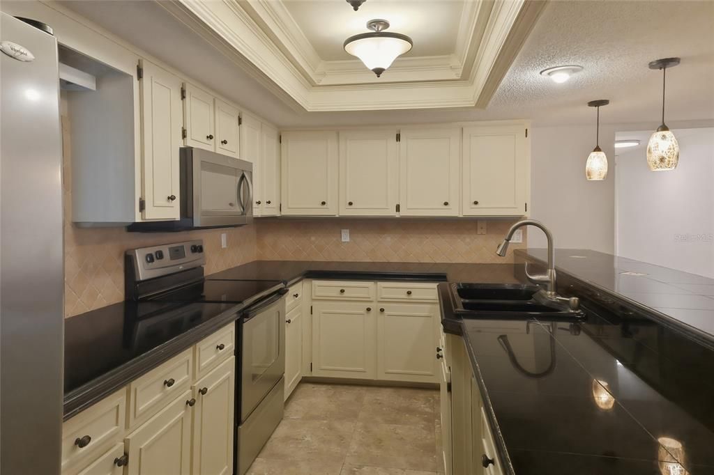For Sale: $550,000 (3 beds, 2 baths, 2306 Square Feet)