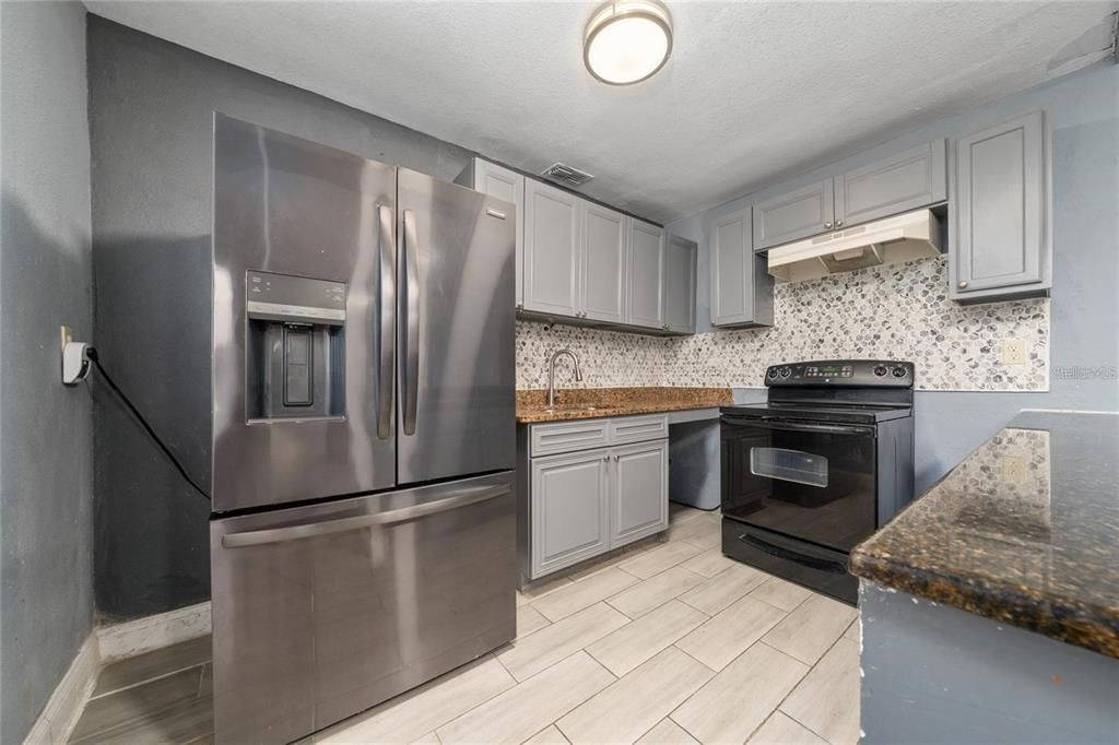 For Sale: $293,000 (4 beds, 2 baths, 1460 Square Feet)