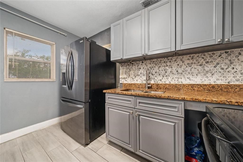 For Sale: $293,000 (4 beds, 2 baths, 1460 Square Feet)
