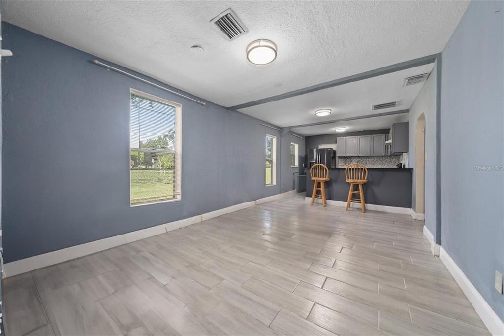 For Sale: $293,000 (4 beds, 2 baths, 1460 Square Feet)