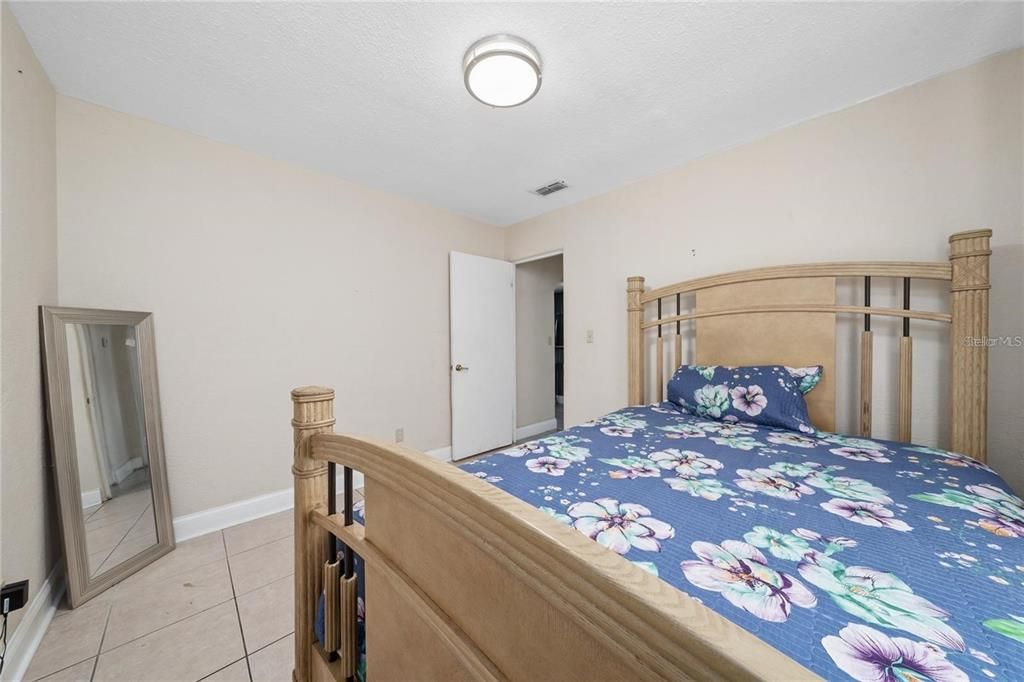 For Sale: $293,000 (4 beds, 2 baths, 1460 Square Feet)