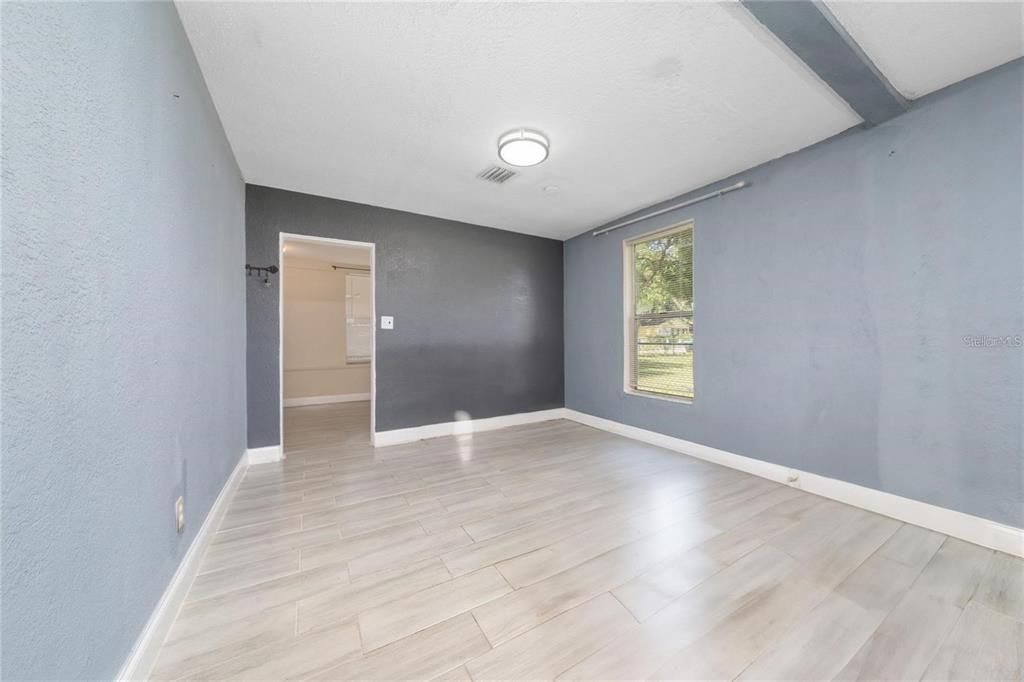 For Sale: $293,000 (4 beds, 2 baths, 1460 Square Feet)