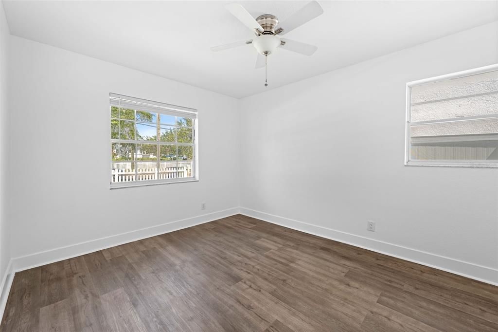 На продажу: $449,999 (4 спален, 2 ванн, 1732 Квадратных фут)