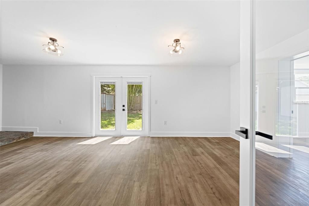 На продажу: $449,999 (4 спален, 2 ванн, 1732 Квадратных фут)