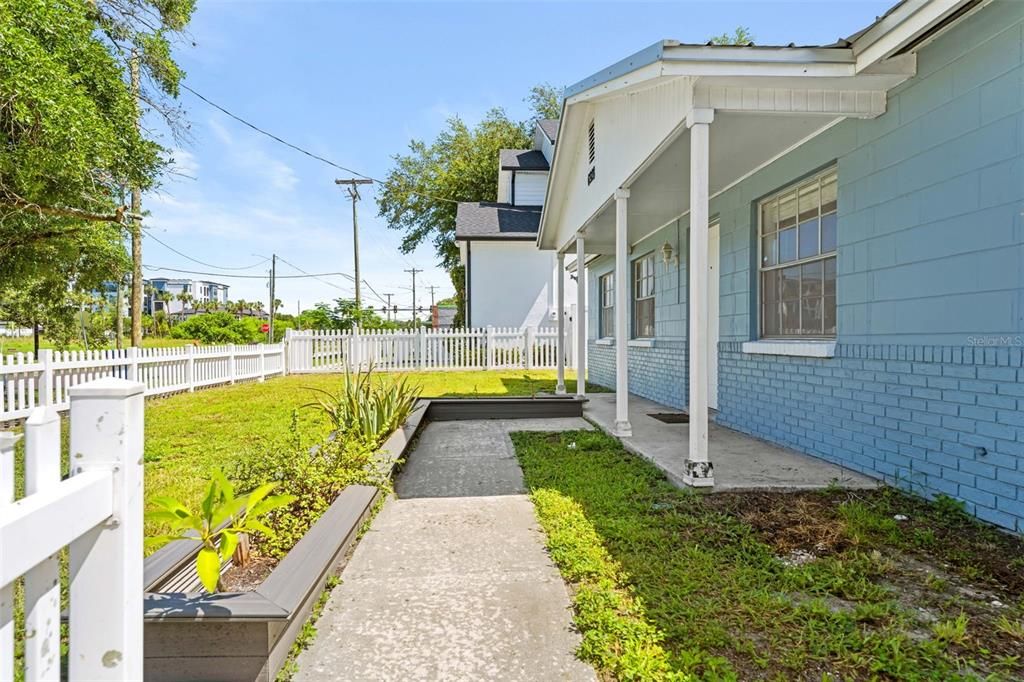На продажу: $449,999 (4 спален, 2 ванн, 1732 Квадратных фут)